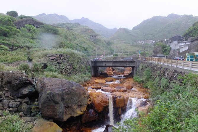 1 day North Coast Yehliu Jiufen and Shifen Private Tour - Shifen Old Street and the sky lantern ritual