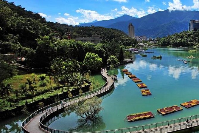 1 day tour Sun Moon Lake from Taichung - An easy bicycle ride beside the lake