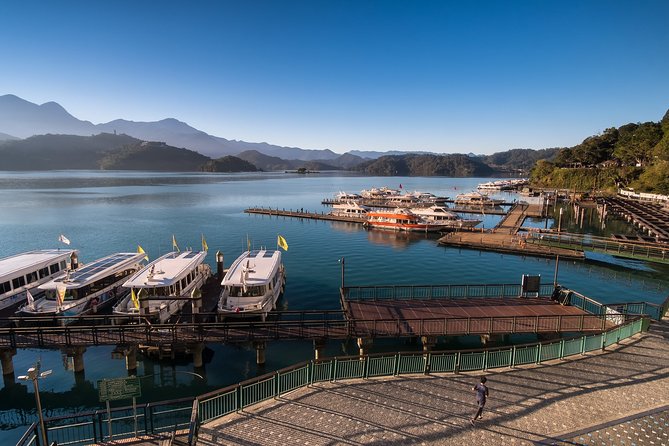 2-Day Private Tour to Sun Moon Lake and Mount Hehuan - Wenwu Temple and a grander style