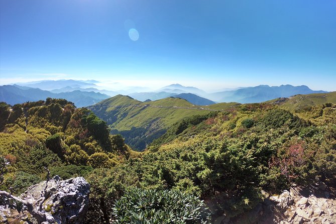 2-Day Private Tour to Sun Moon Lake and Mount Hehuan - Ci’en Pagoda and the first high view