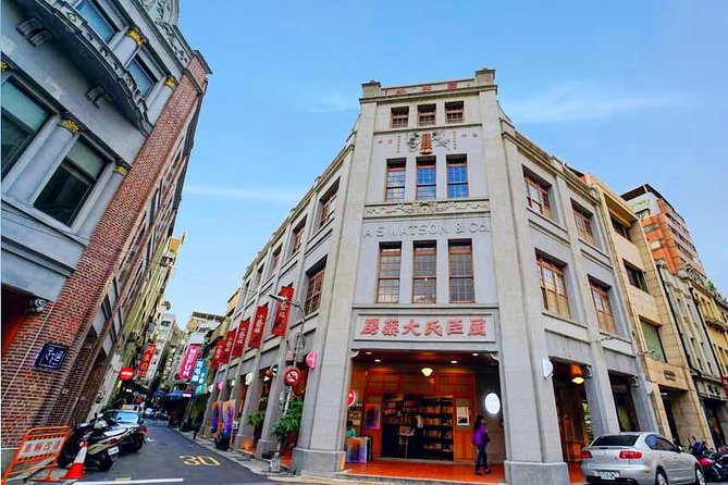 2-Hour Private Dadaocheng Walking Tour - Dihua Street and the visible signs of trade