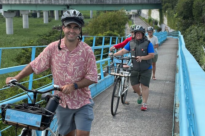 4 Hour Afternoon Cycling City Tour North with Snack - The Martyrs’ Shrine and Taipei’s political memory