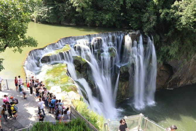 6 Hours Private Charter from Taipei in Shifen and Jiufen - Shifen Waterfall: a broad first stop