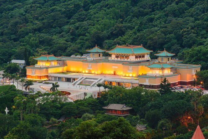 6 Hours Private Charter from Taipei in Shifen and Jiufen - Who will get the most from this outing
