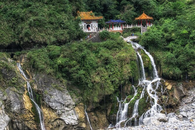 8-Hour Customize Your Wonderful Private Hualien Day Tour - What the guide adds beyond transportation