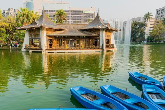 Alishan One Day Tour from Taichung - Comfortable transport helps on this route