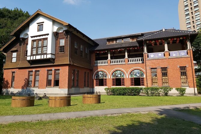 Beitou and Yangmingshan Day Tour from Taipei - Flower Clock and Yang-Ming Shu-Wu add a softer side