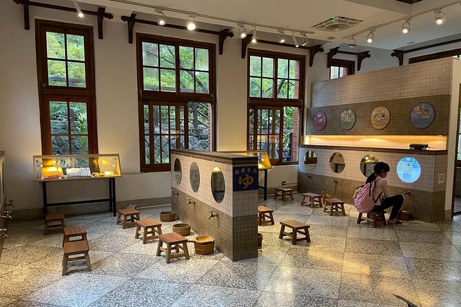 Beitou and Yangmingshan Day Tour from Taipei - Zhuzihu is the best lunch and flower stop
