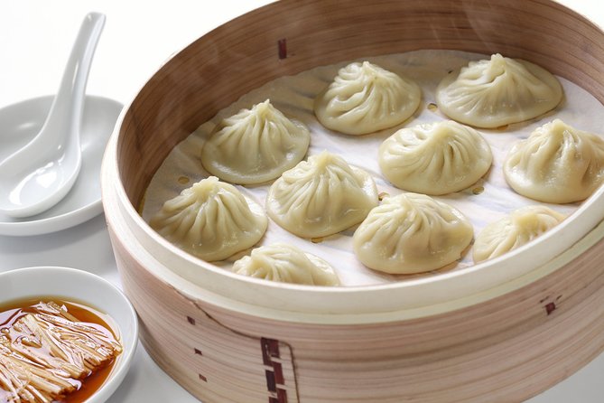 Dinner at Din Tai Fung with Luxury Chinese Massage Treatment - A gentle start with a Chinese foot massage