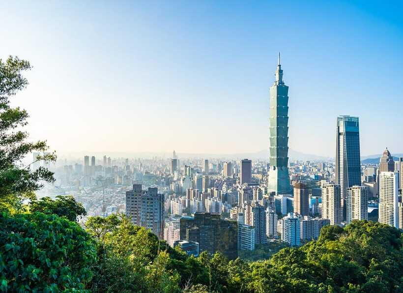 From Keelung: Private Taipei City Landmarks Shore Excursion - Food, timing, and what to carry