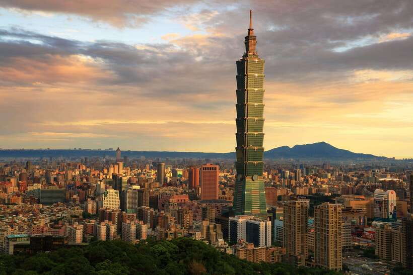 From Keelung: Private Taipei City Landmarks Shore Excursion - National Palace Museum: 8,000 years of Chinese art