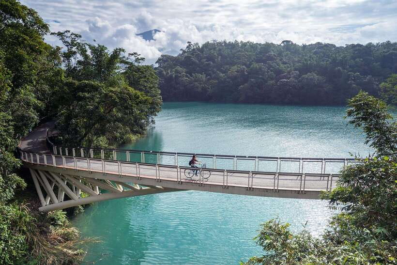 From Taipei: 1 Day Sun Moon Lake Private Tour - Reaching the lake with a private driver guide