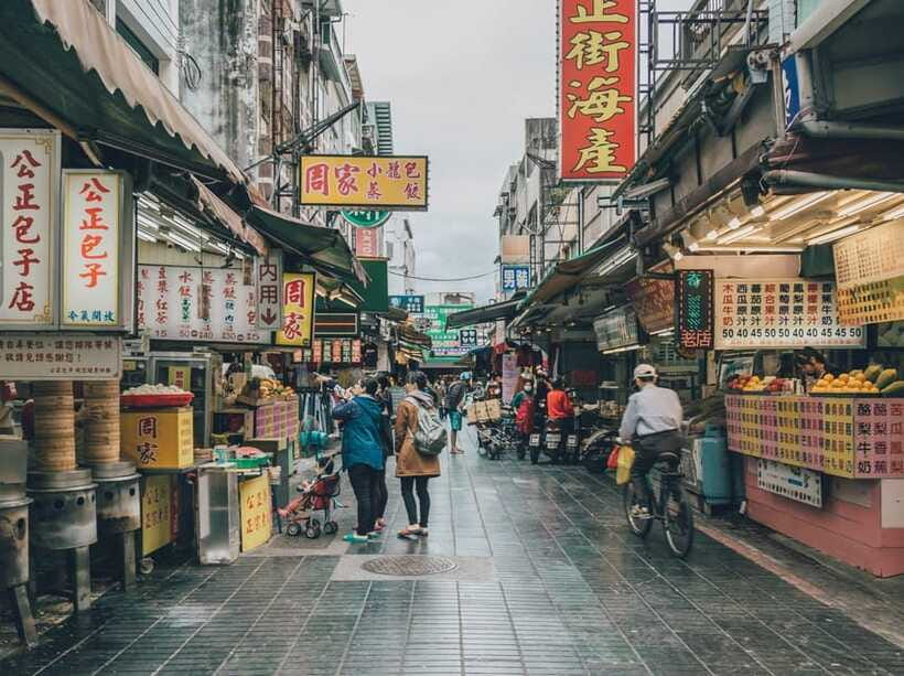From Taipei: Best of Taiwan 9-Day Trip with Accommodation - Day 3: Dutch-era Tainan and Buddhist Kaohsiung