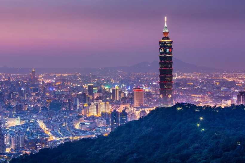 From Taipei: Best of Taiwan 9-Day Trip with Accommodation - Day 6: Whisky, crafts, and Taiwan’s traditional arts