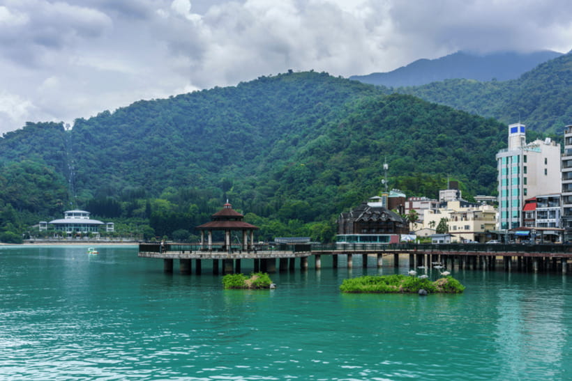 From Taipei: Nantou and Sun Moon Lake View Day Tour - Ita Thao Pier Plaza, food, and free time