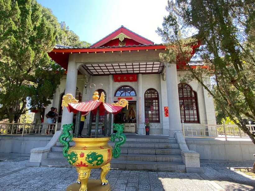 From Taipei: Nantou and Sun Moon Lake View Day Tour - What the guides add to the day