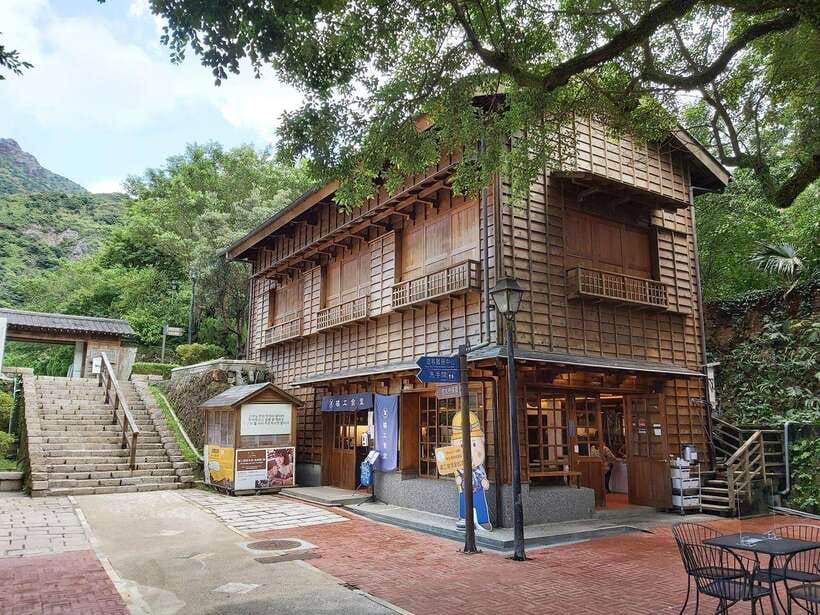 From Taipei: Old Gold Rush Town Jiufen Guided Night Tour - Is This Jiufen Tour Worth $65?