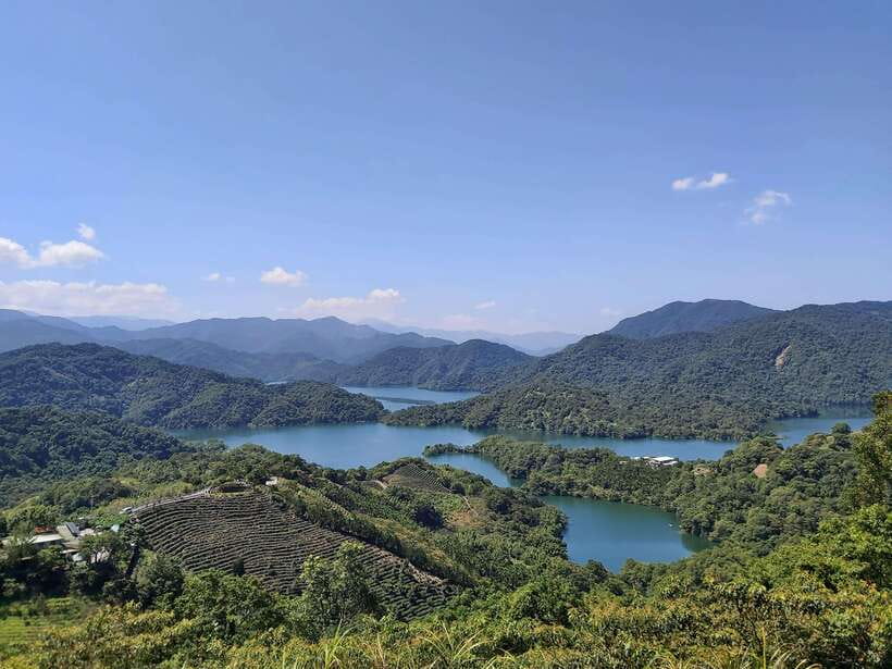 From Taipei: Pinglin Tea Culture and Maokong Guided Day Tour - Tea trails through Zhangshu and Maokong