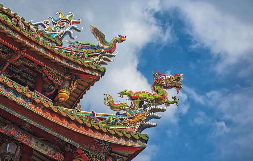 From Taipei: Private Classic Taipei Timeless Treasures Tour - Dihua Street, where old Taipei feels close at hand