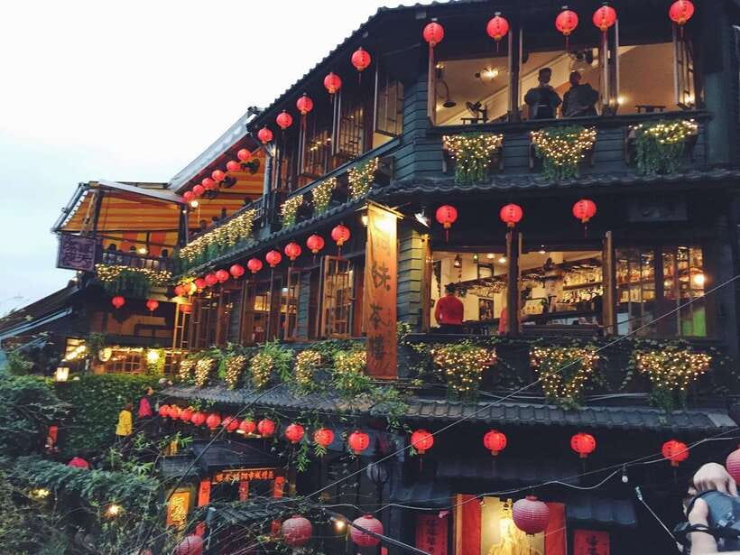From Taipei: Private Scenic Tour to Jiufen, Yehliu & Pingxi - Jiufen’s steep lanes, snacks, and tea