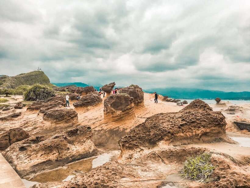 From Taipei: Private Scenic Tour to Jiufen, Yehliu & Pingxi - Shifen Waterfall and the walk to the falls