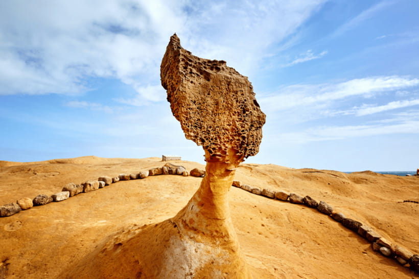 From Taipei: Shifen, Jiufen, and Yehliu Guided Day Trip - Yehliu Geopark and the Queen’s Head