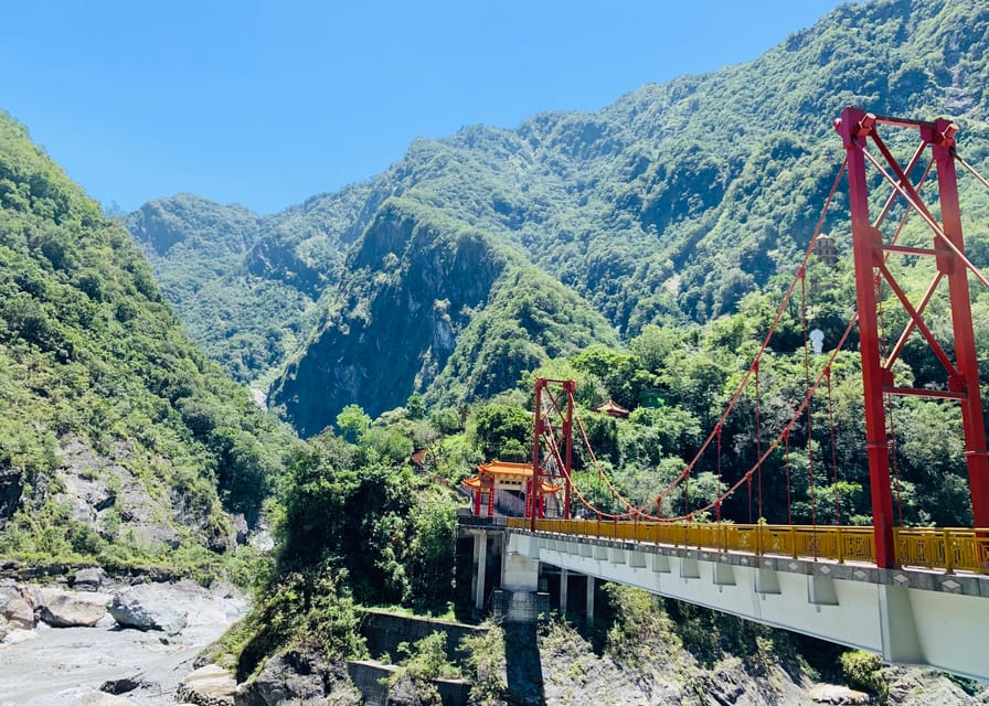 From Taipei: Taroko Gorge Private Tour - Qixingtan Beach and the Pacific finish