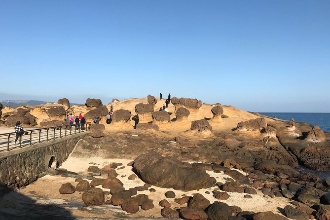 Full-Day Private Custom Keelung Shore Excursions - Chiang Kai-shek Memorial Hall and Taiwan’s political story
