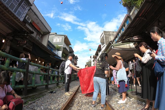 Full-Day Private Custom Keelung Shore Excursions - How the guides shape the day