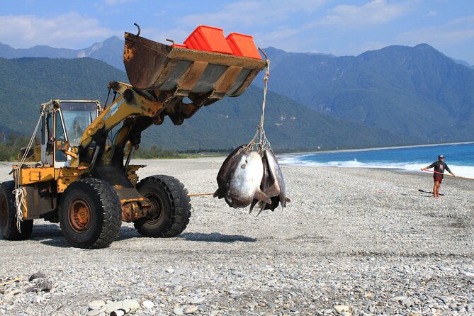 Full-Day Private Taroko National Park Tour from Hualien City - Shakadang Trail adds clear water and an easier pace