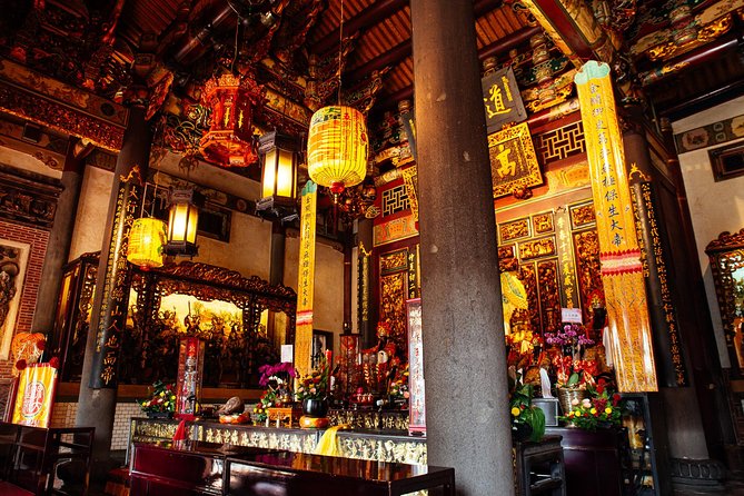 Highlights & Hidden Gems With Locals: Best of Taipei Private Tour - Bao’an Temple and the language of worship