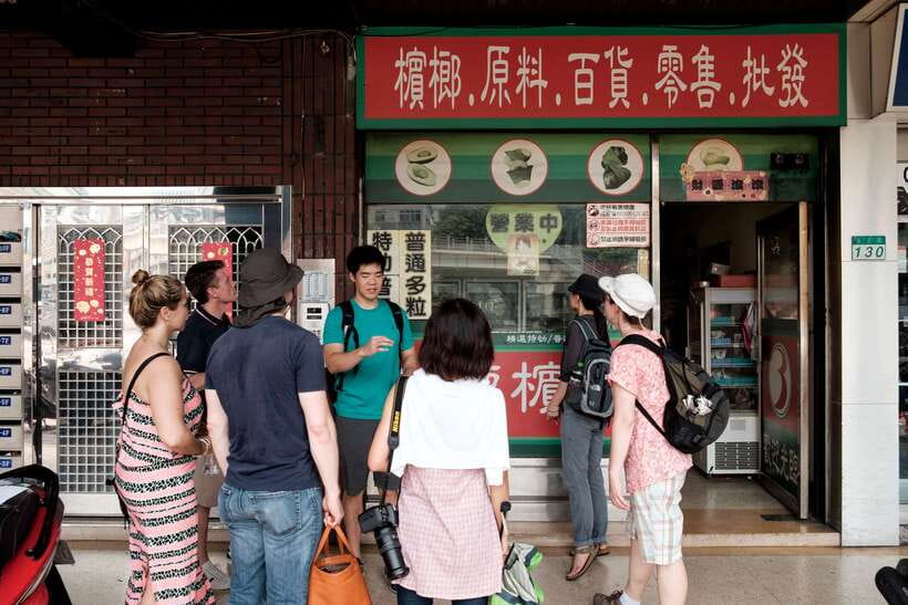 Iconic Food Tour: Local Street Food, Drinks & Sites - Timing, weather, and what to bring