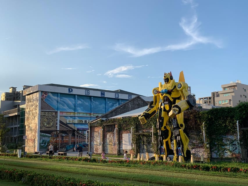 Kaohsiung Private Tour - Discover Local Hidden Gems - Who should book this Kaohsiung walk