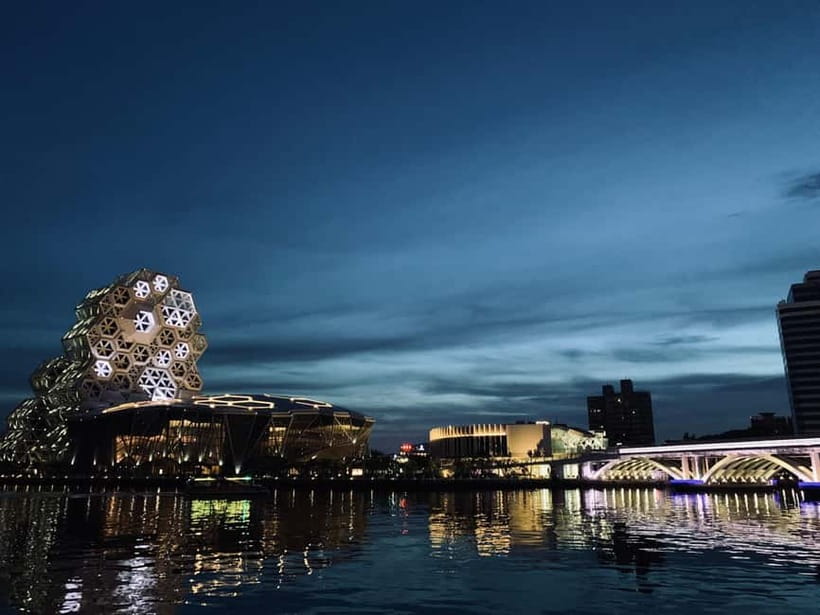 Kaohsiung Private Tour - Discover Local Hidden Gems - Glory Pier and the harbor walk