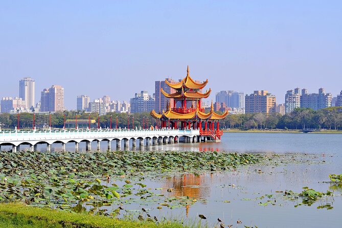 Kaohsiung: Private Walking Tour with a Local - Choosing a route around your interests