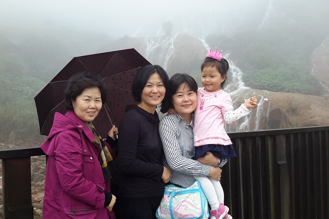 Keelung port pick up day tour ( private group) - Shifen Old Street and the sky lantern ritual