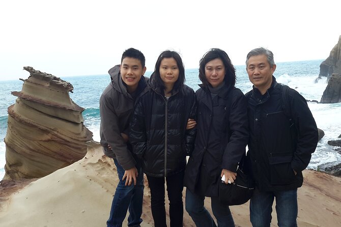 Keelung port pick up day tour ( private group) - What the private guide service adds
