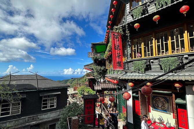 Keelung Shore Excursion: Jiufen & Shifen Sky Lantern Private Tour - The guide can shape the whole day