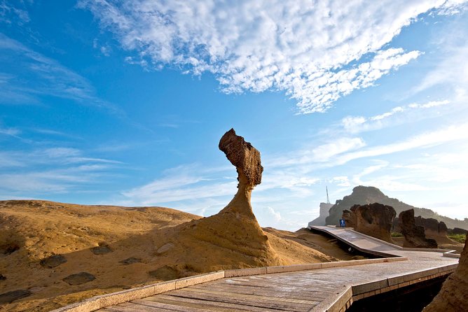 Keelung Shore Excursion: Yehliu Geopark, Jiufen, Houton Cat Village Private Tour - Is $179 per person good value?