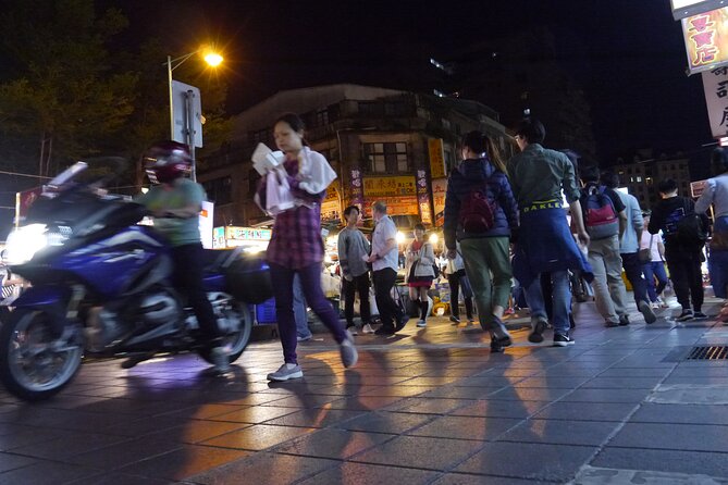Local Favorites: Taiwan Night Market Food Tour in 2 hours - What vegetarians and pork-free diners should expect