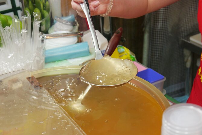 Local Favorites: Taiwan Night Market Food Tour in 2 hours - Who should book this market walk