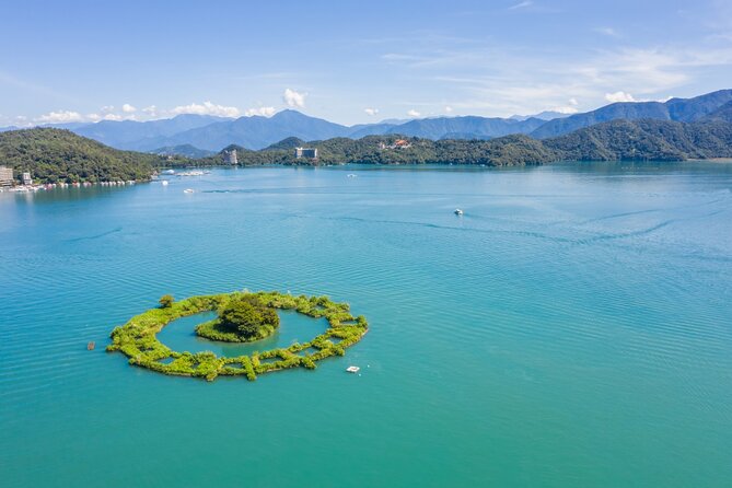 Nantou Day Tour: Sun Moon Lake & Ita Thao Pier from Taipei - The guides can shape the whole day