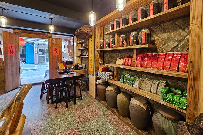 Pinglin Tea Culture & Maokong Day Tour from Taipei - Shiding’s Thousand Island Lake and Bagua Tea Garden