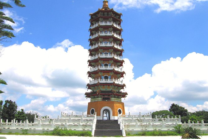 Private 4-Day Central & Southern Taiwan Tour (Sun Moon Lake, Kaohsiung, Kenting) - Day 4: Kaohsiung’s grand religious sights