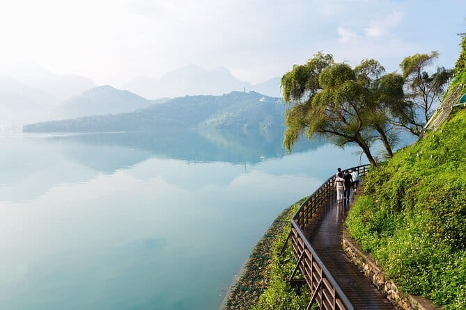 Private 9-Hour Sun Moon Lake Leisure Tour from Taichung (台中)! - What the $270 price really buys you