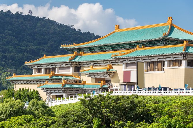 Private Car: 8 Hour Highly Customized Taipei City Exploration! - Why a private car makes sense in Taipei