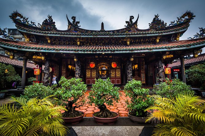 Private Car: 8 Hour Highly Customized Taipei City Exploration! - Taipei Confucius Temple for a quieter cultural stop