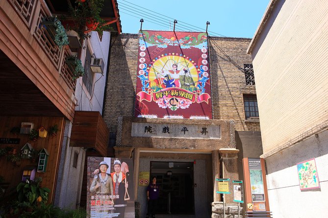 Private Jiufen & Pingxi Day Tour with English-Speaking Guide - Rain, stairs, and practical comfort