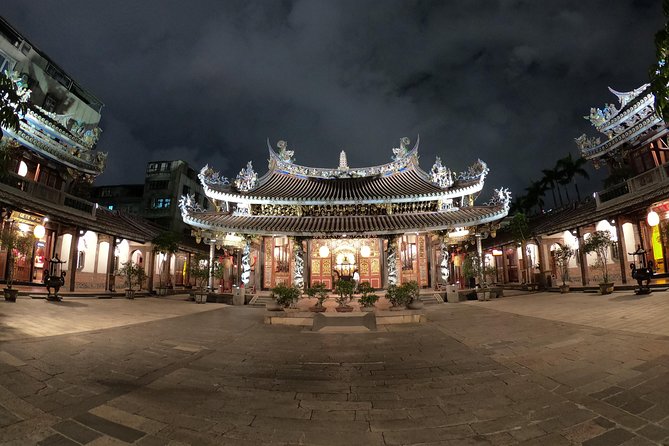 Private Night Tour of Taipei - Baoan Temple brings a quiet start