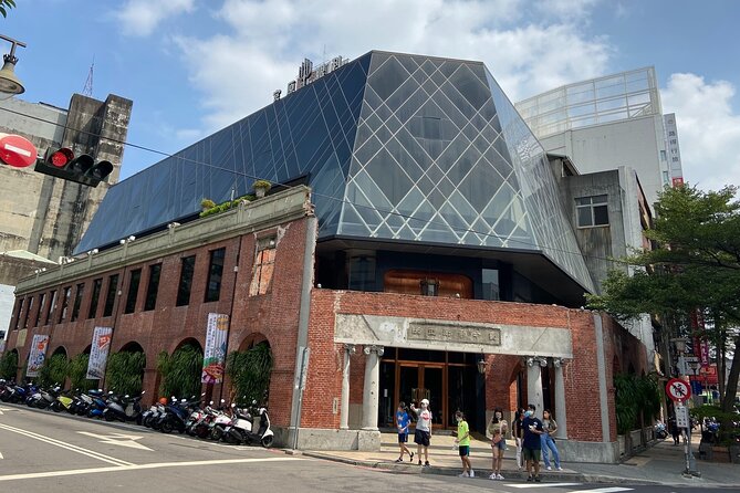 Private Taichung Instagram Day Tour from Taipei - Miyahara, from eye clinic to Hogwarts-style interior
